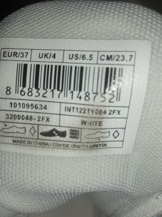 Продам кроссовки. Оригинал. Размеры 36-37. 4 пары.
