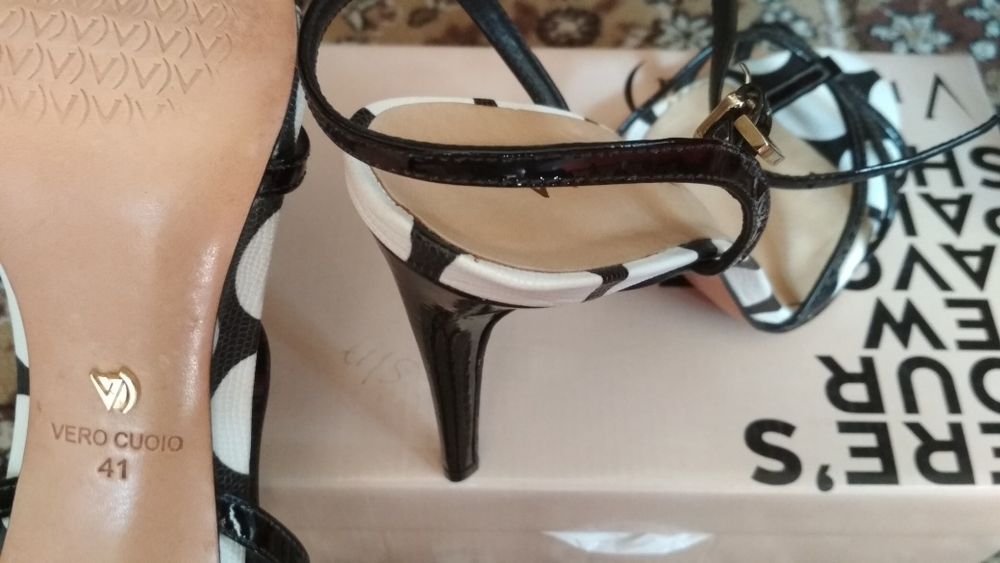 Елегантни дамски обувки Vicenza