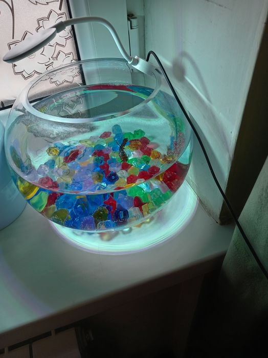 Продаётся аквариум 6 Л