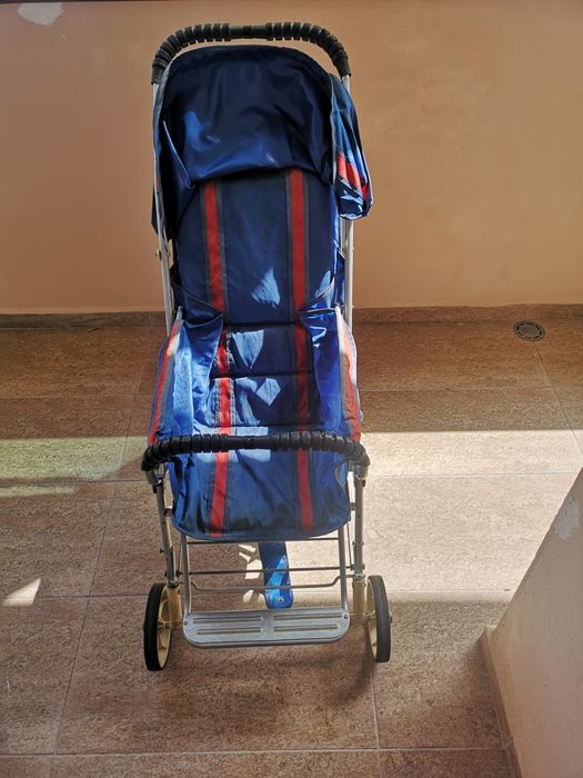 Продавам сгъваема детска количка.