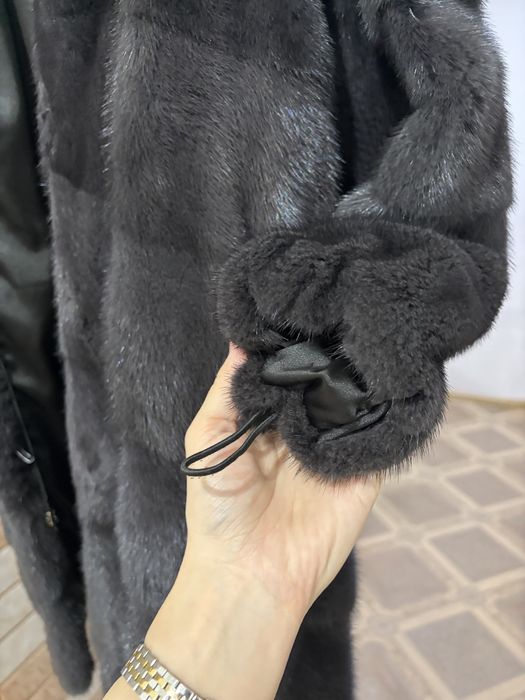 Продам норковую шубу.