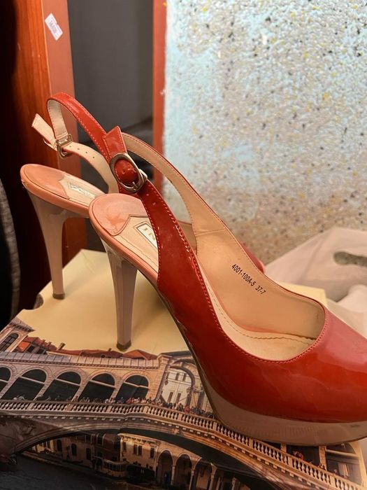 Продам недорого.