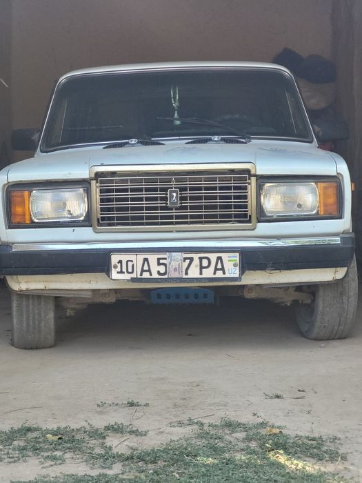 Vaz 2107 sotiladi