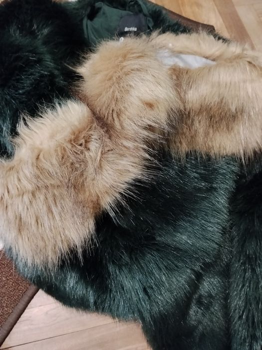 Пухена яка изкуствен косъм