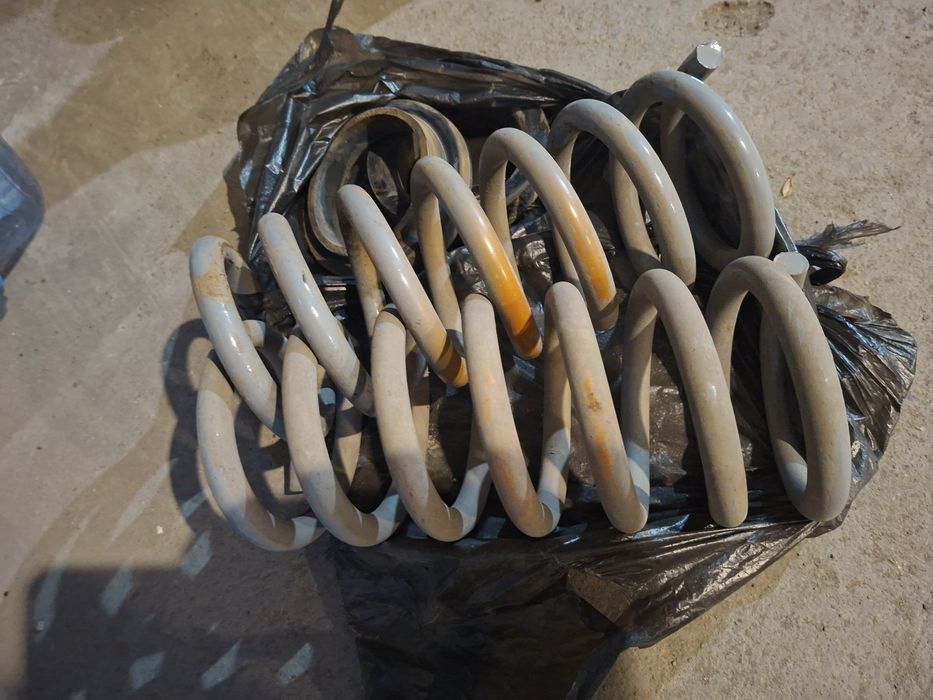 Продам пружины от нивы 4х4 новые