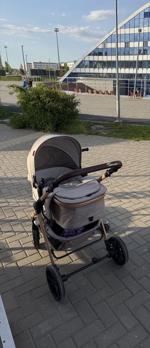 Продам хорошую коляску