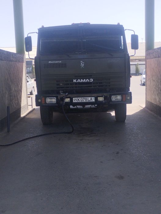 Kamaz ishlab turipti
