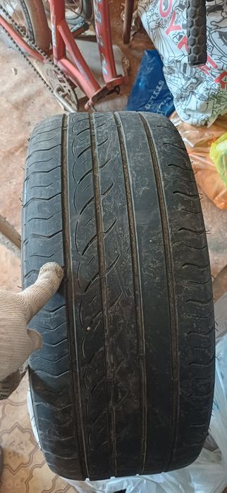 Продам шины  235.45 R 18