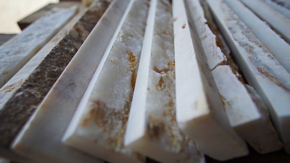 Продавам облицовъчен камък оникс