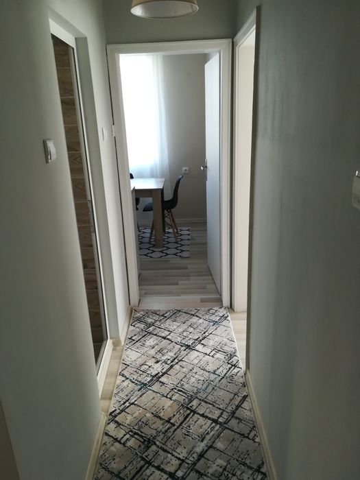 Дава се под наем Двустаен апартамент в Разград, Център - 64 кв.м за 382.5 € - Снимка #2