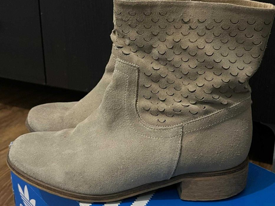 Ghete botine perforate piele naturala marimea 36