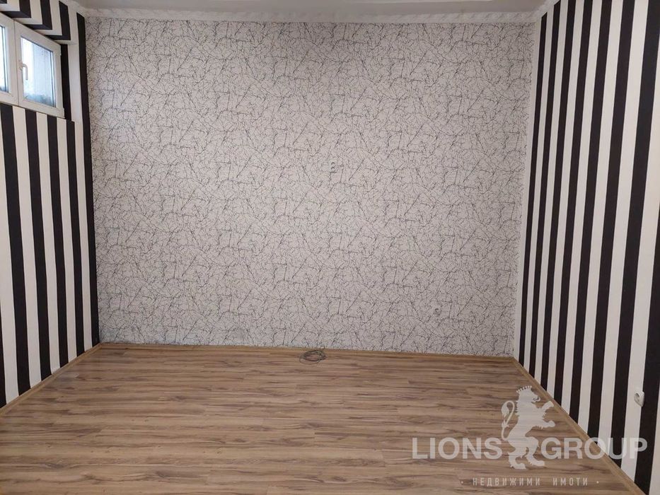 Дава се под наем Офис в Варна, Център - 75 кв.м за 648.21 € - Снимка #3