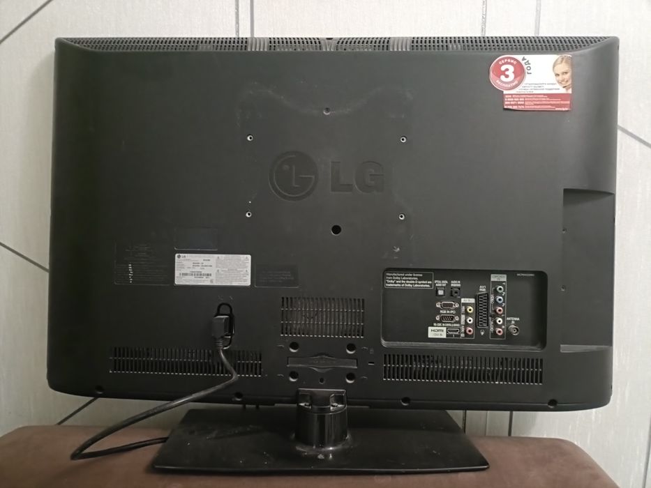 Телевизор LG в хорошем состояние