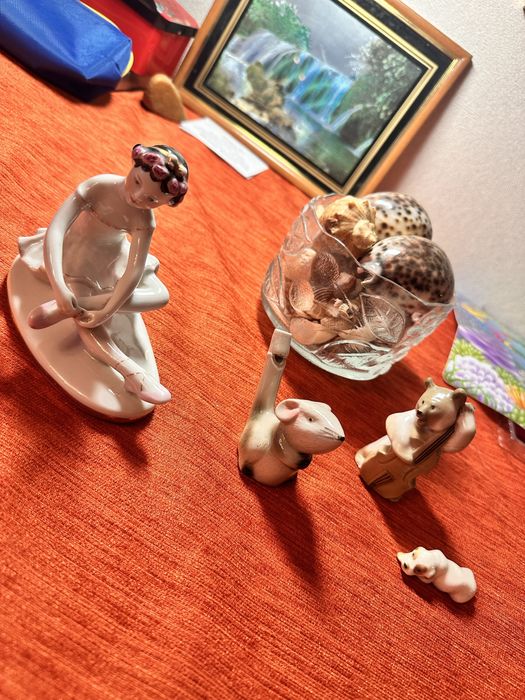 Форфоровые статуэтки