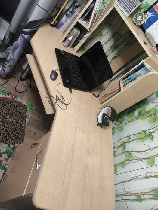 Компьютерный стол