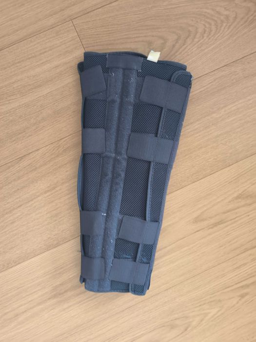 Имобилизираща шина за коляно medi Classic Air 0° – 50 cm