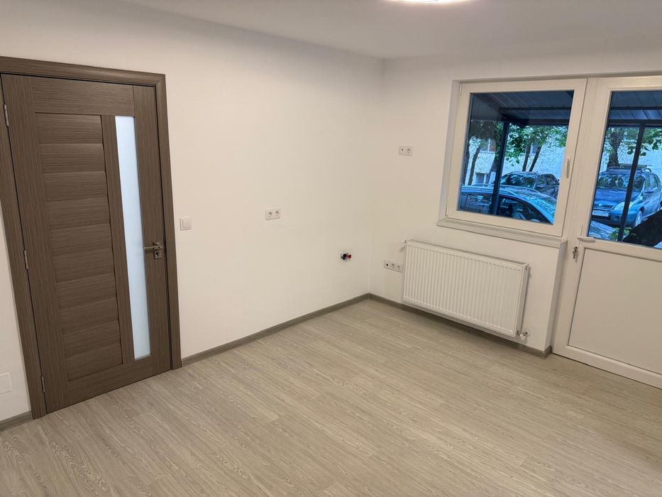 Chirie spatiu comercial 2cam Zona Sf. Vineri
