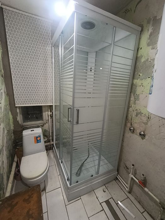 Установка душевых кабин