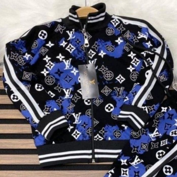 Compleuri copii LV,super model, super calitate, mărimi diverse