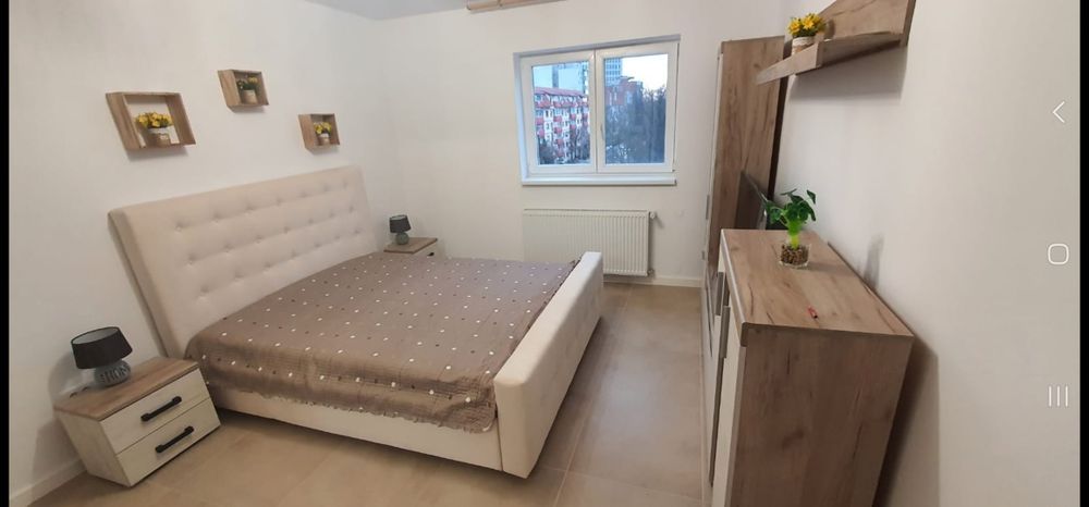 Inchiriez apartament