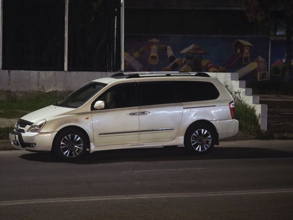 Kia karnival sotilad