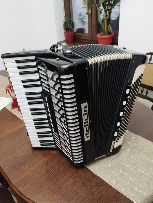 Acordeon  Delicia Choral 23,120 Bași, 7 Registre + 5Registre