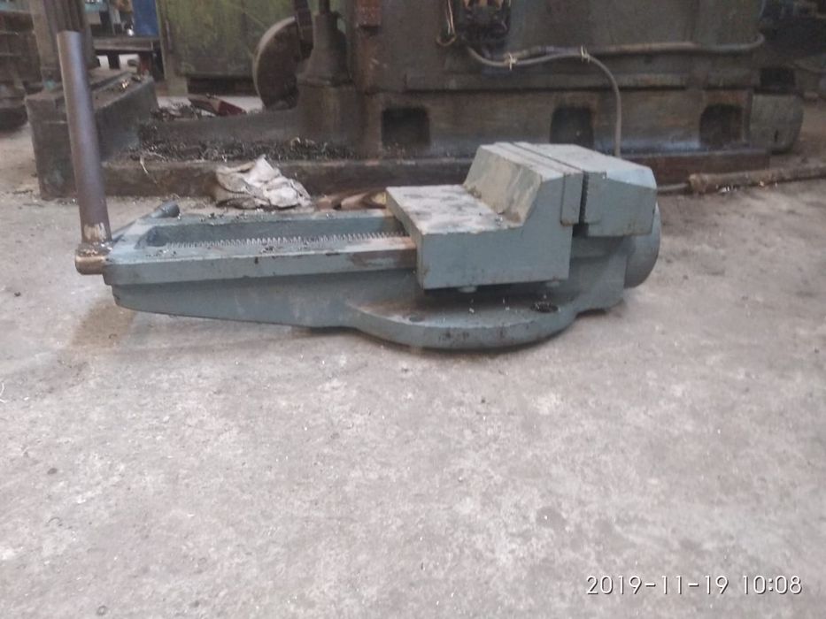 Тиски станочные 250 мм