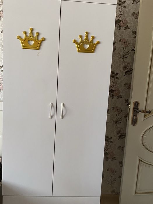 Bolalar shkafi sotiladi