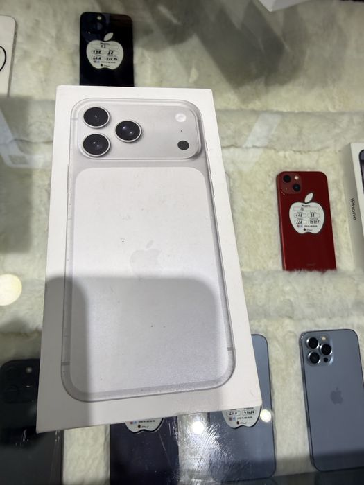 Halol nasiya savdo Iphone 17 promax silver 256gb