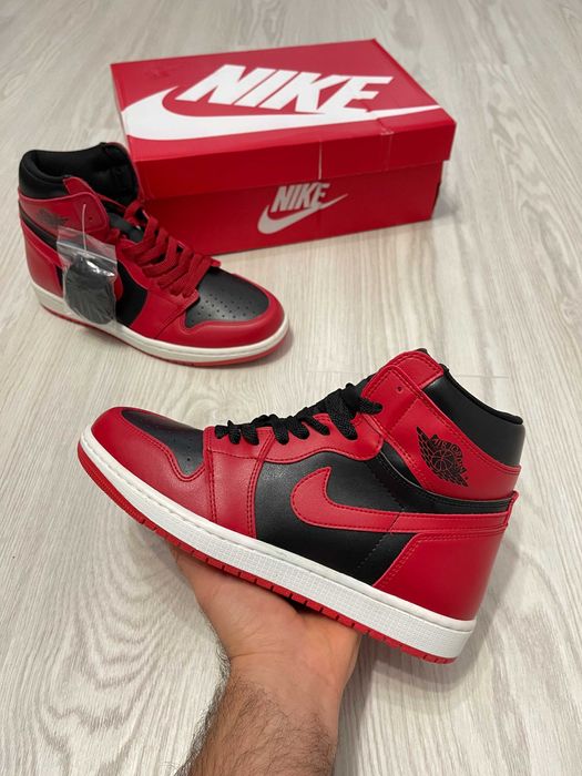 Adidasi Nike Air Jordan 1 HIGH Black/Red- Varsity Red