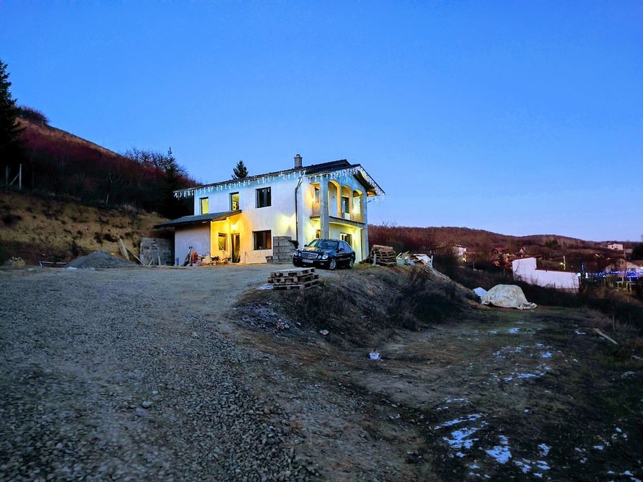 De vanzare Casa cu teren 15 arii Corunca, Vatman, Valea Iubirii