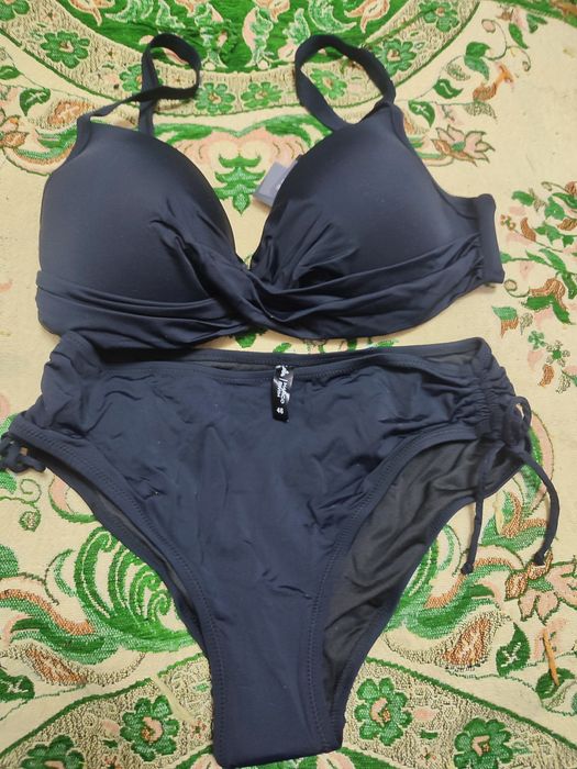 Продам купальники