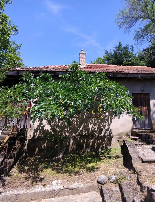Продава къща в с.Горна Козница