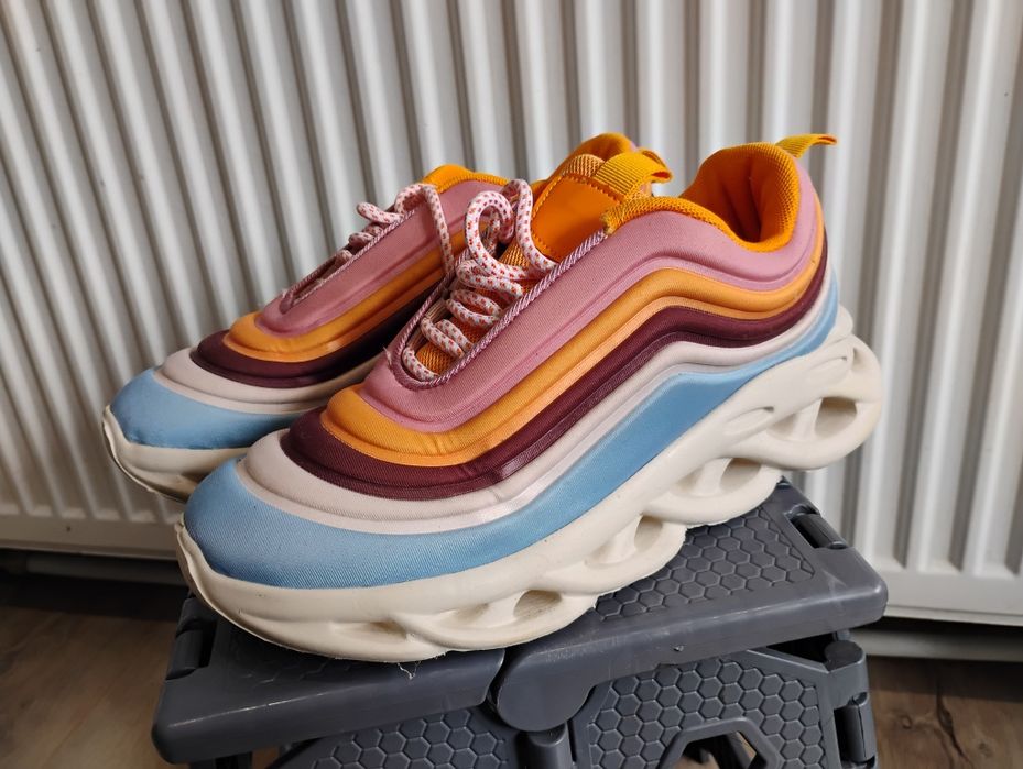 Дамски маратонки 38