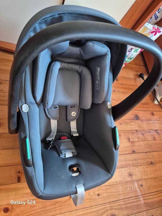 Продавам кошче за бебе Maxi Cosi Pebble S . Подходящ е за деца с височина 40 см до 83 см височина.