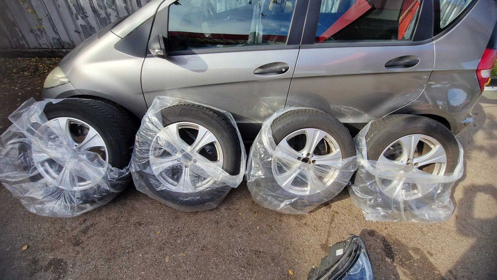 Гуми 235/60/18 Continental WinterContact джанти Mercedes GLC/E class