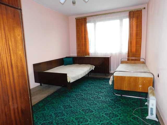 2-стаен апартамент, Търговище, Център