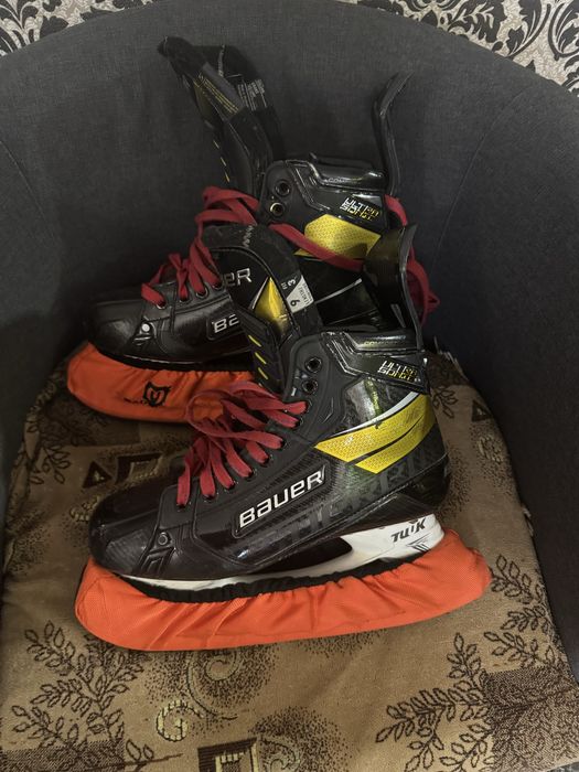 Продам хоккейную экиперовку