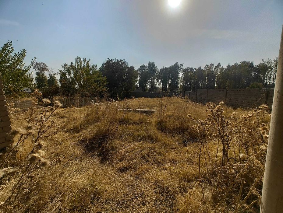 Продаётся участок 8 соток с домом в Ташкентской области