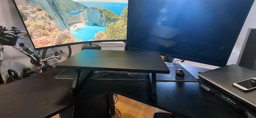 Бюро Huzaro Hero 7.7