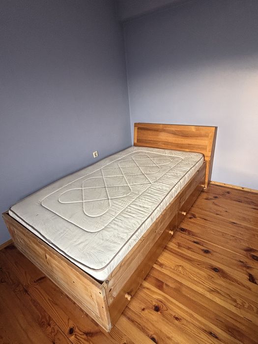 Мебели от масив библиотека