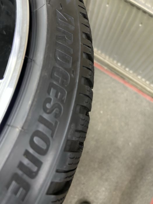 225/40/18 4 бр Зимни  Bridgestone
