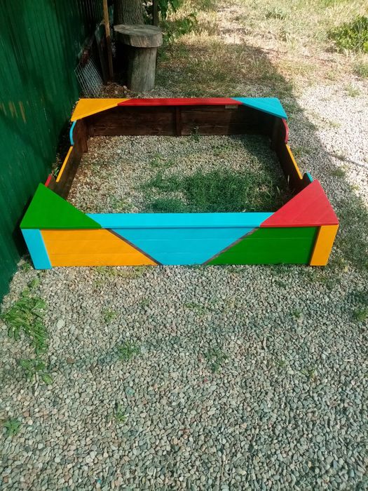 Песочница из натурального дерева