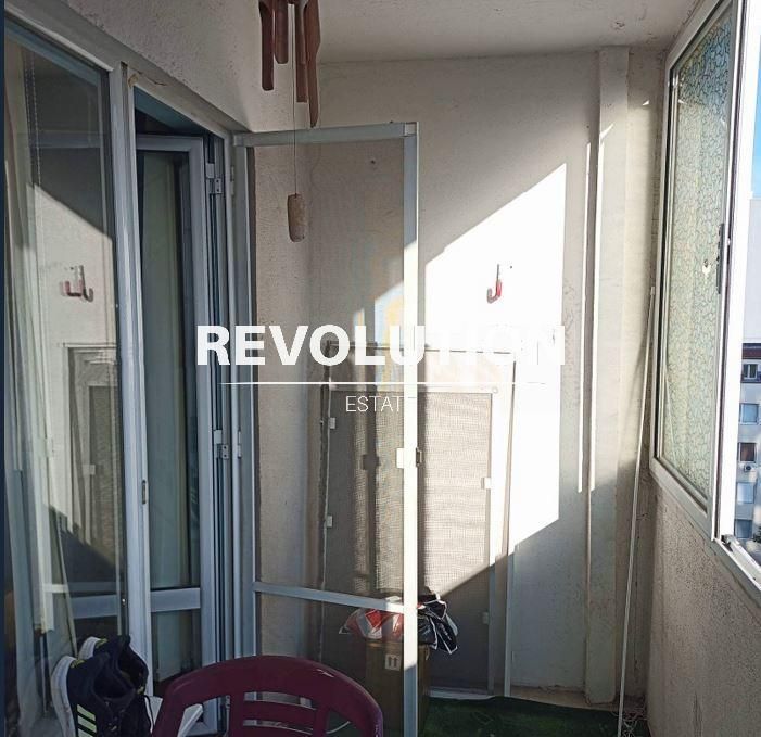 Продава се Тристаен апартамент в Варна, Младост 2 - 84 кв.м за 1667 €/кв.м - Снимка #10