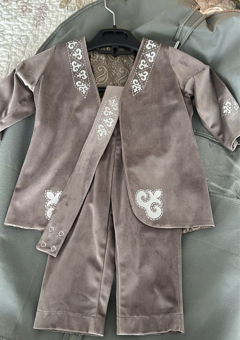 Костюм на Тусау Кесер