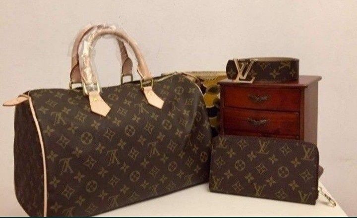 Set 3 articole=geanta Speedy+portofel+curea, saculet, etichetă