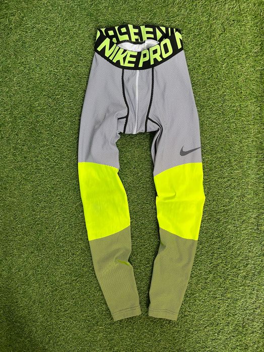 Мъжки спортен екип : Nike Pro Hyperwarm Compression S-M