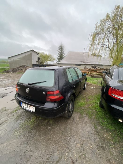 Vand golf 4 1.6 benzina