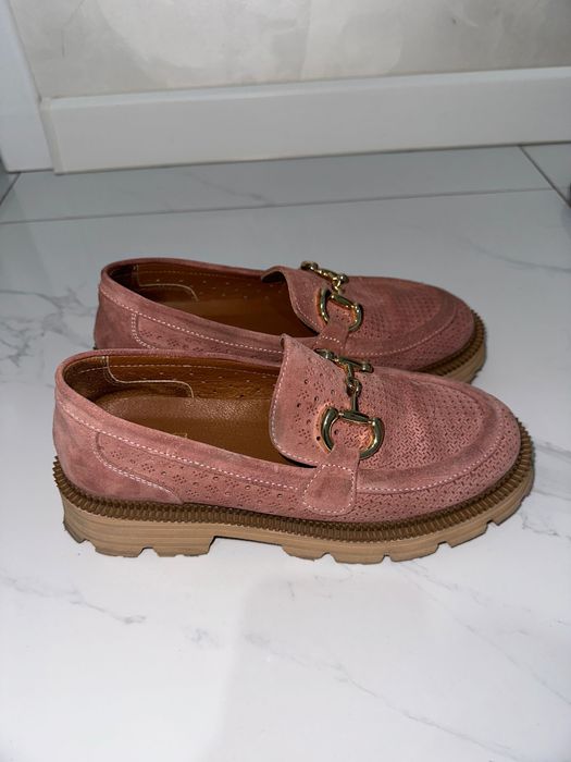 Продам лоферы женские торг