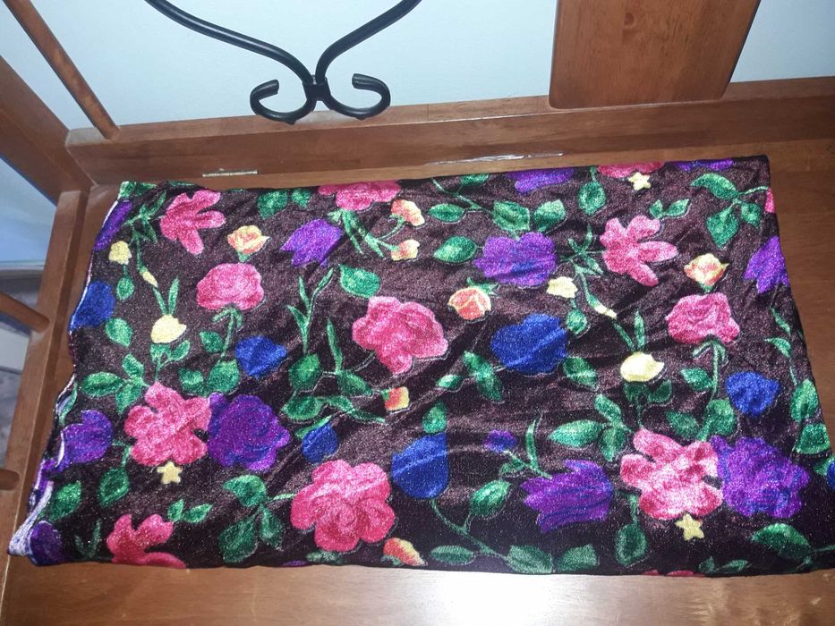 отрезы тканей разных